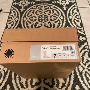 Brand new knit uggs size7